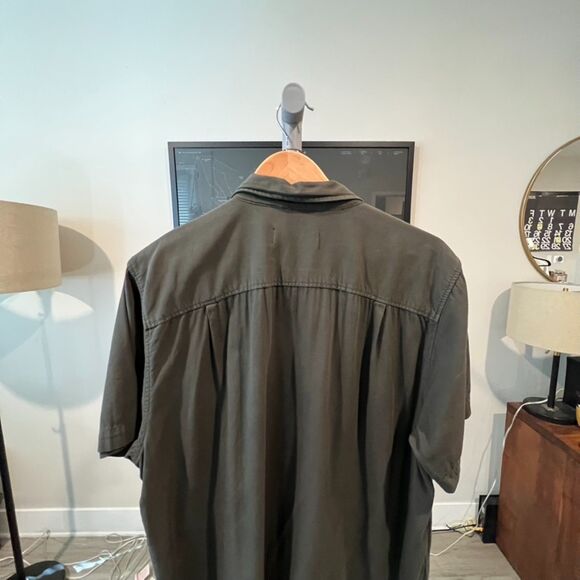 Buck Mason - DRAPED TWILL S/S ONE POCKET SHIRT - Green - Picture 6 of 6